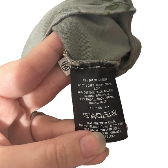 Anthropologie T.la Gray 3/4 Sleeve Top w/Purple Floral Design - Picture 5 of 7